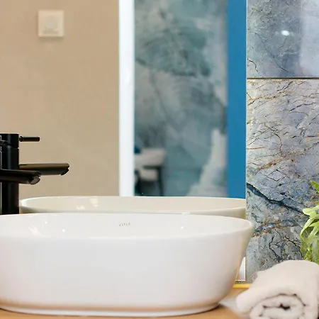 & Blue Breeze Апартаменты